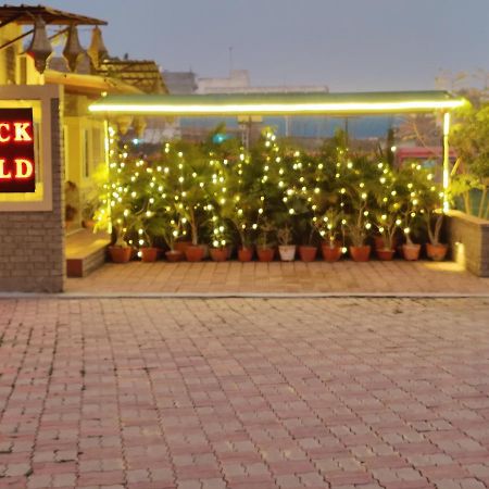 Brick Field Varanasi Exterior foto