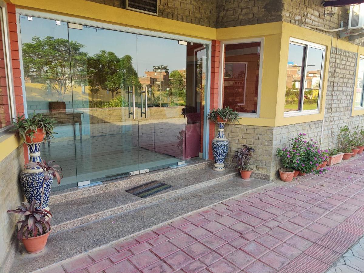 Brick Field Varanasi Exterior foto